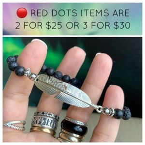 🔴 Silver feather & black lava rock beads bracelet